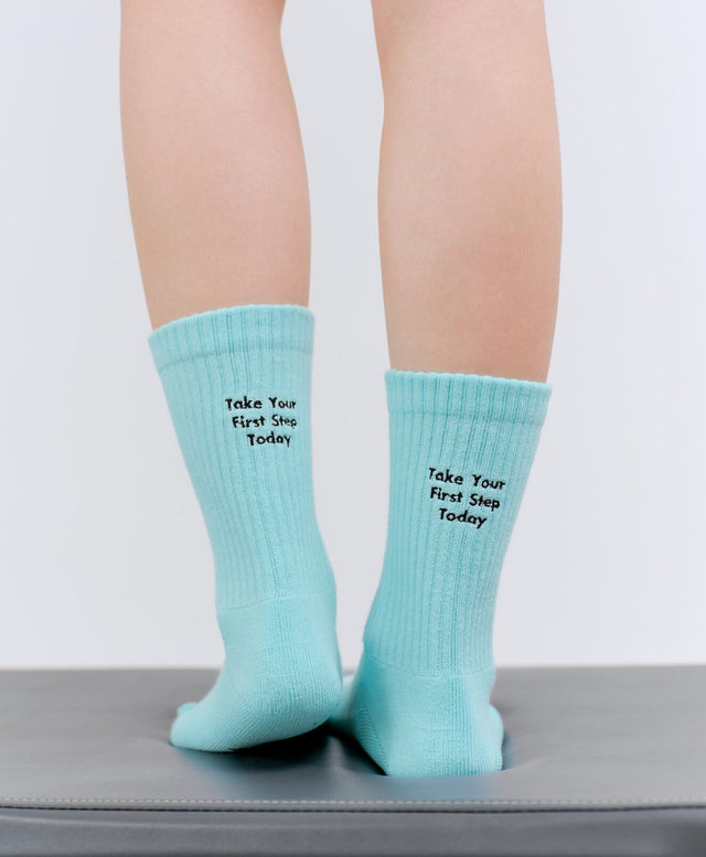 Stage-Ready Set ✦ Ballet Grip Socks + Ruff-Ruff Scrunchie